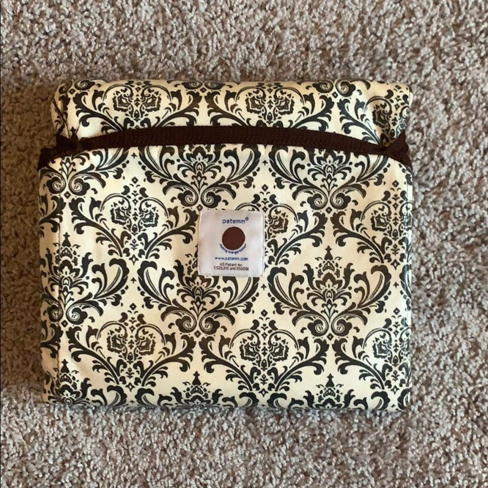 Patemm changing pad